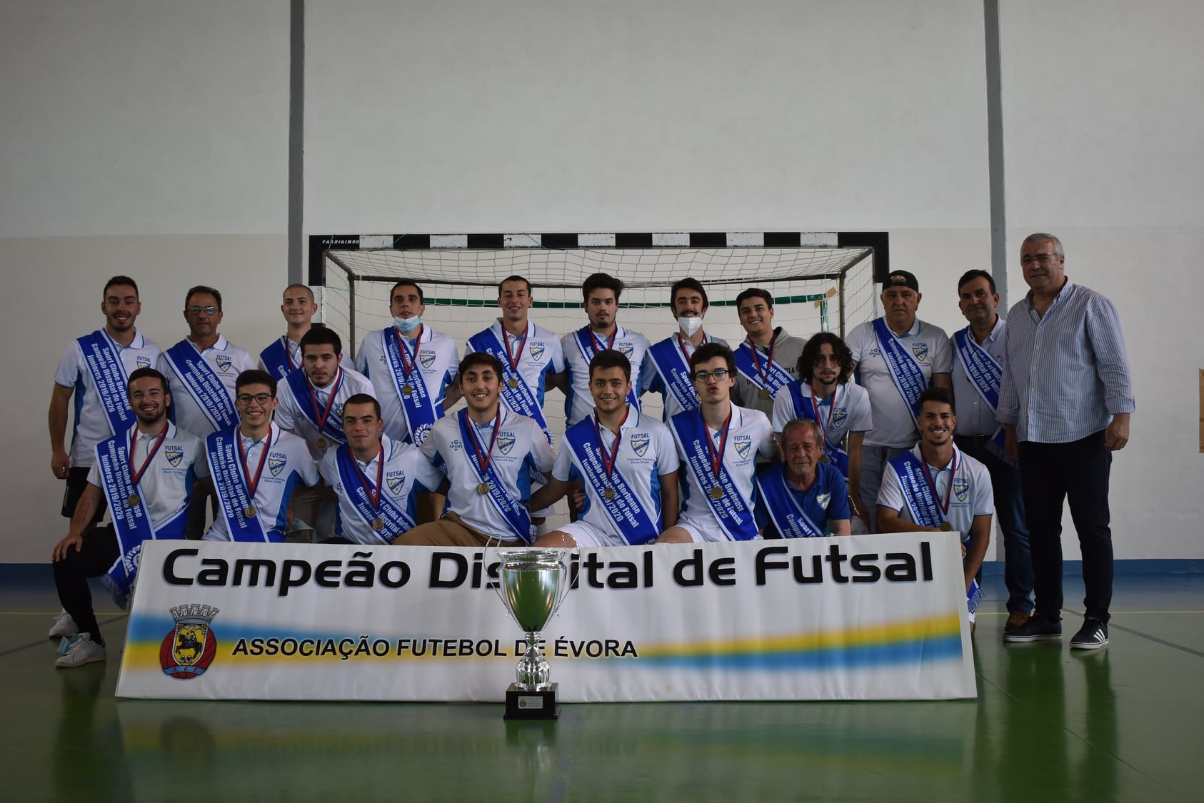 Campeões Distritais de Futsal 2020/2021 JUNIORES DO BORBENSE RECEBERAM TROFÉU 